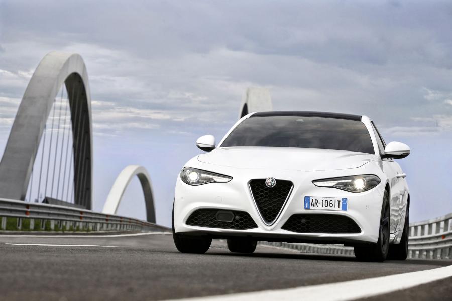  Alfa Romeo Giulia 2016 года  (WW) (фото 14 из 42)